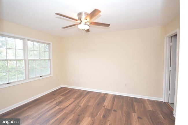 Building Photo - 112 W Park Dr
