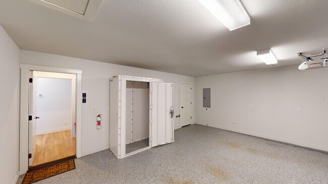 Building Photo - 14195 N 54th E Ave