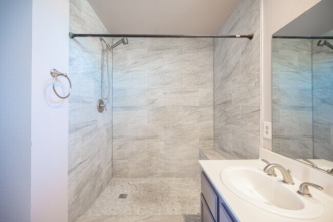 Building Photo - 1775 Walingwood Dr