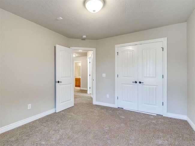 Building Photo - 3409 Valley