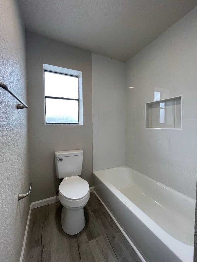 Building Photo - 6019 Bedford Dr