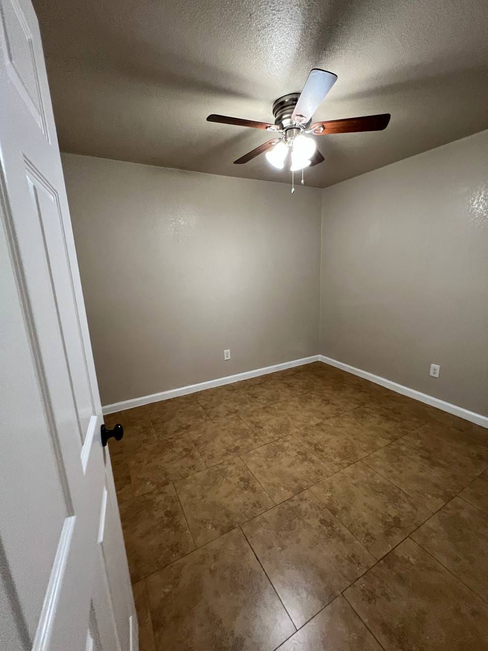 Building Photo - 304 N Sierra Vista Ave
