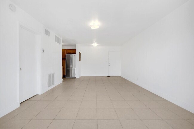 Building Photo - 2970 NE 16th Ave