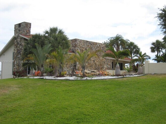 Building Photo - 7703 Camino Real