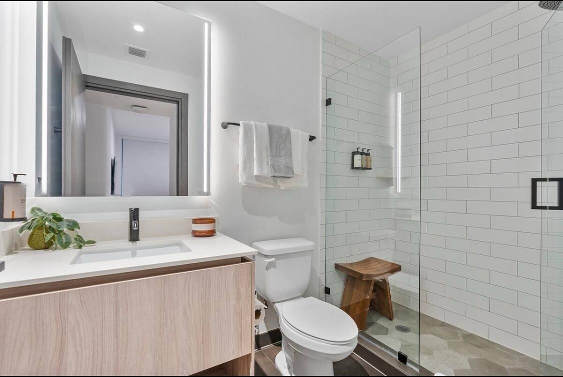 Building Photo - 398 NE 5th St