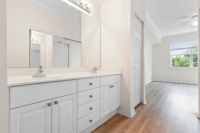 Building Photo - 26 Royal Palm Way