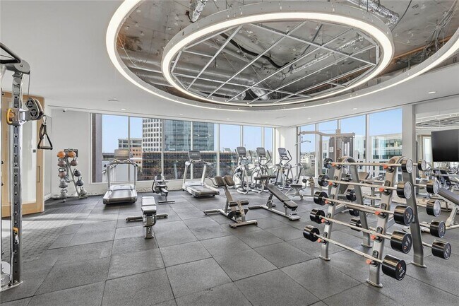 Building Photo - 501 West Ave