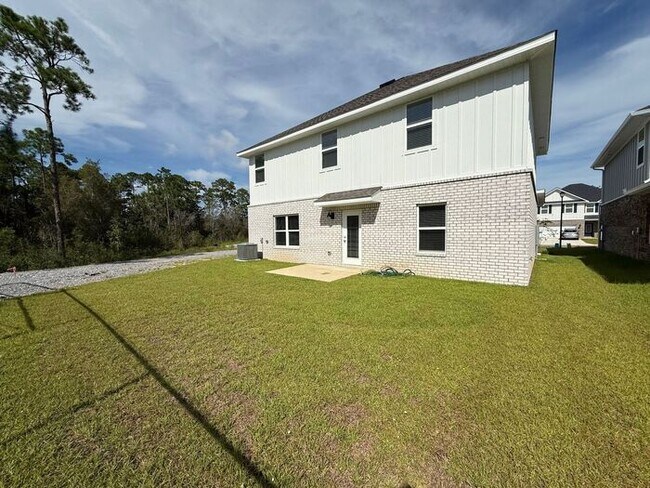 Building Photo - Gulf Breeze - Deer Ridge Crossing - 4 bedroom, 2.5 bathroom - New Construction