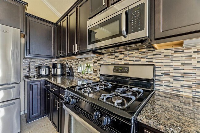 Building Photo - 6811 Peach Mill Ln