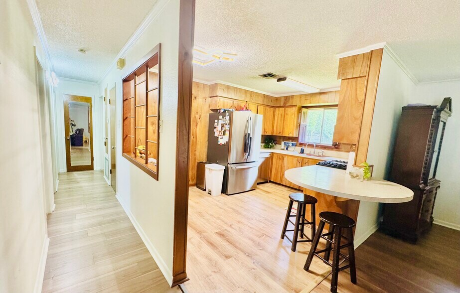 Building Photo - 211 N William Dr