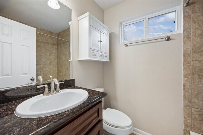 Building Photo - 5106 Pinemont Pl