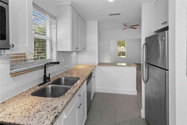 Building Photo - 3625 SW 37th Ave