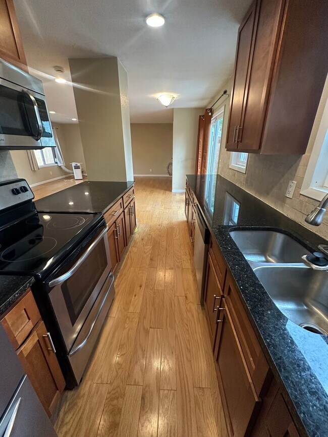 Building Photo - Great Location! Charming Ranch in University Hills- Large Lot!