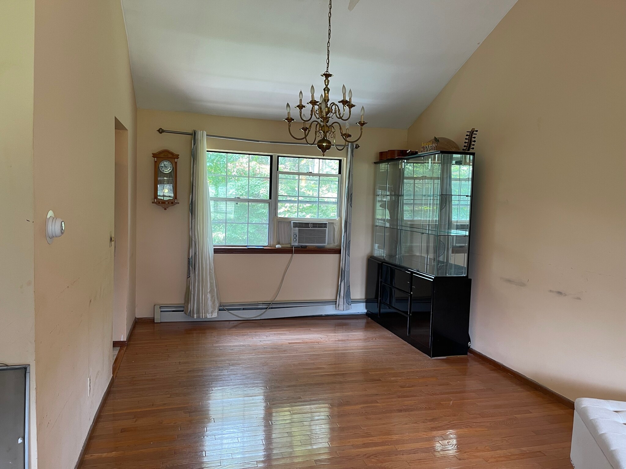 Building Photo - 257 Lake Rd