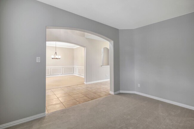 Building Photo - Stonebridge Ranch Beauty