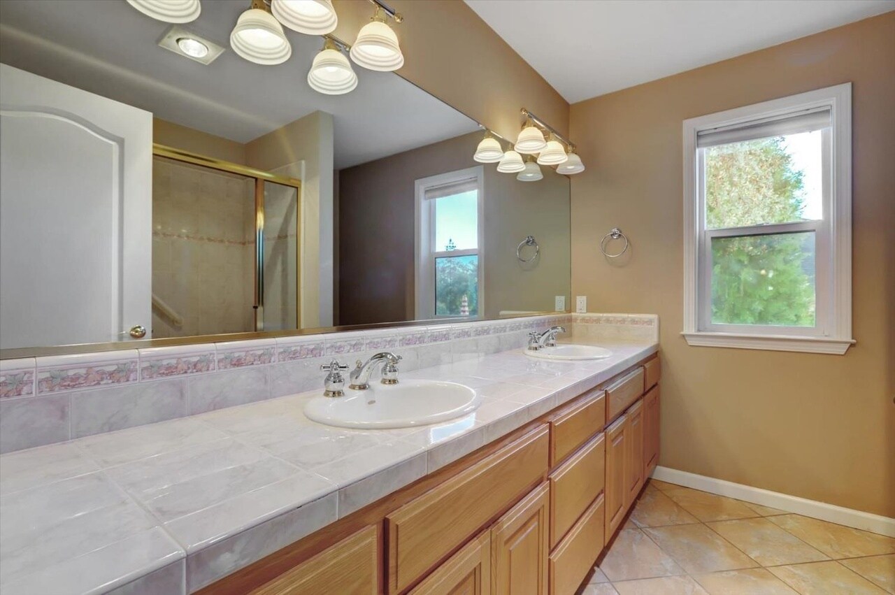 Bathroom - 18527 Jayhawk Dr