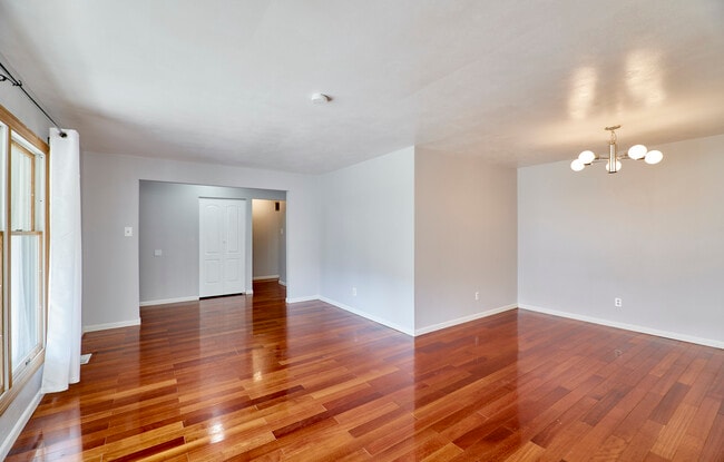 Building Photo - 15481 Duxbury Way