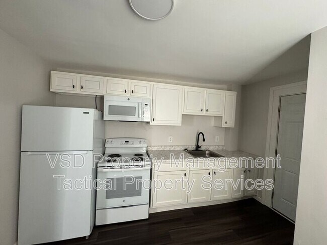 Building Photo - 2907 Oakwood Ave