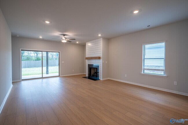 Building Photo - 14653 Mountain Strm Dr