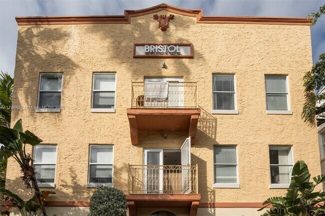 Building Photo - 1350 Pennsylvania Ave