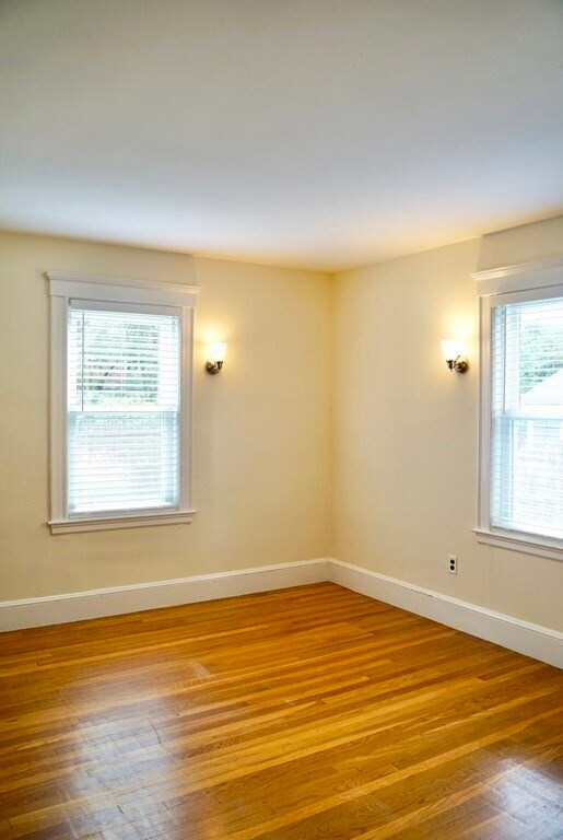 Building Photo - 33 Ackers Ave