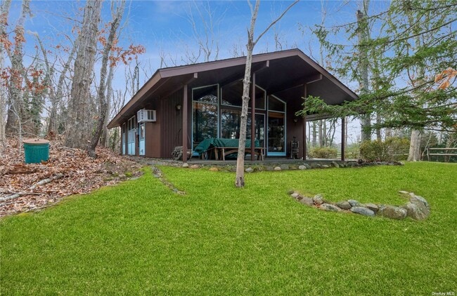 Primary Photo - 12 Dogwood Rd