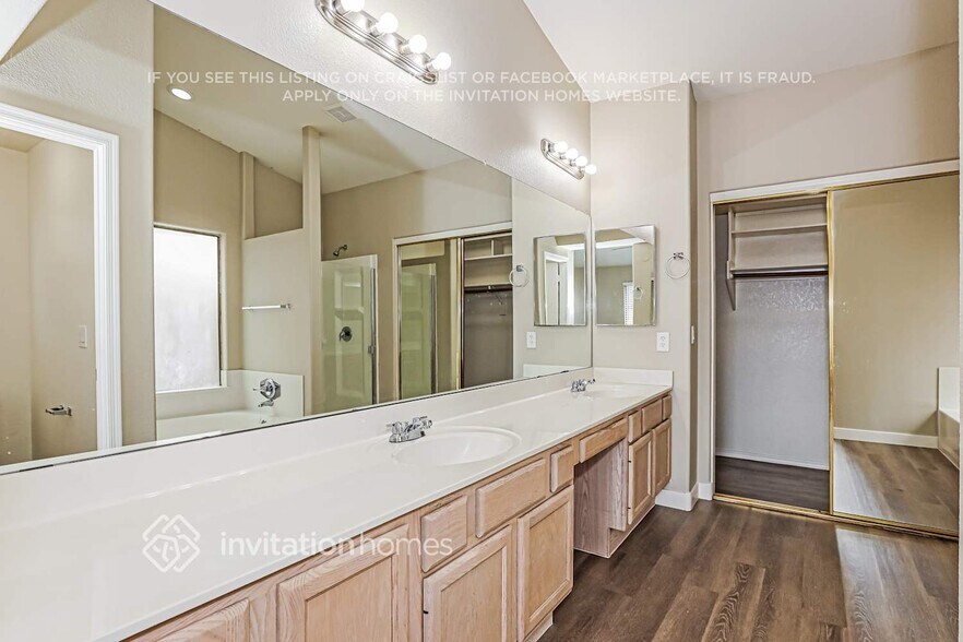 Building Photo - 7255 E Madero Ave