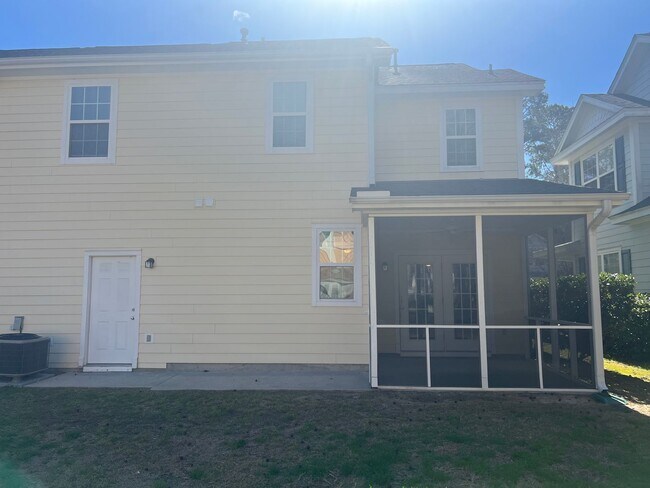 Building Photo - ** 1 Month Free Rent** Beautiful 3 Bedroom/ 2.5 Bath Unfurnished Townhouse in Wellstone!