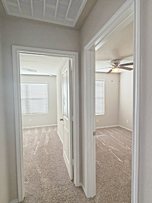 Building Photo - 258 Marigold Pl