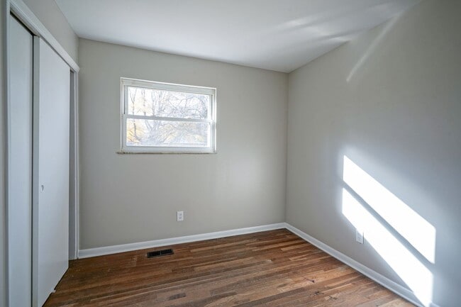 Building Photo - Recently Remodeled 4-Bedroom Home with Modern Upgrades & Spacious Yard in McCordsville