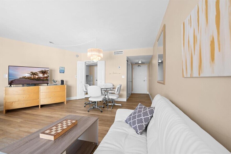 Building Photo - 3700 Galt Ocean Dr