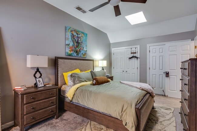 Building Photo - 1986 Eastend Dr