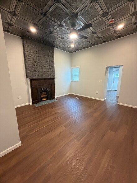 Building Photo - 2331 Chapline St