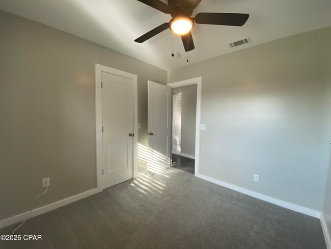 Building Photo - 1606 Clay Ave