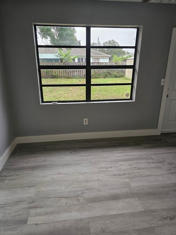 Building Photo - 6107 Hickory Dr
