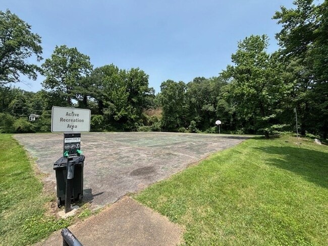 Building Photo - Amenities and Utilities included Richmond Condo Near VCU and UR