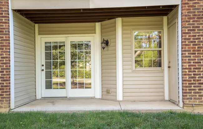 Building Photo - 100 N Rdg Dr