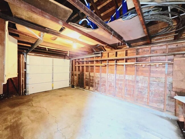 Building Photo - Charming 3 Bedroom, 2 Bath House For Rent!!