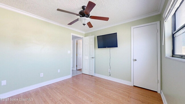 Building Photo - 410 Finch Dr