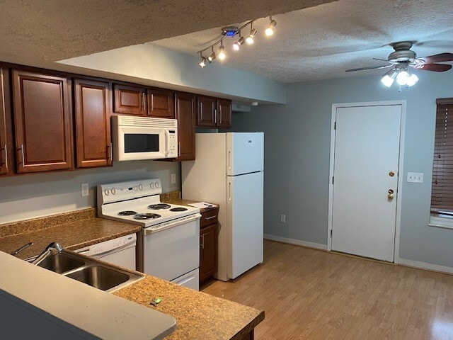 Building Photo - 3242 Summerdale Ln