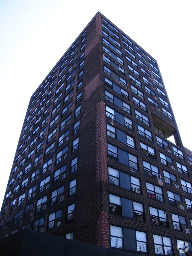 Primary Photo - Twin Parks Apartments