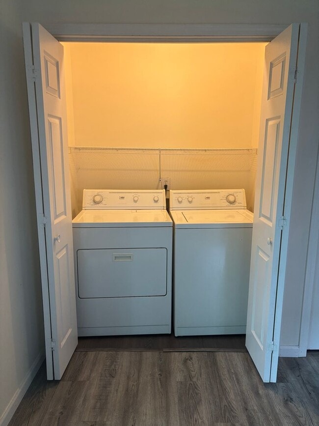 Building Photo - 3465 S Oaklawn Cir