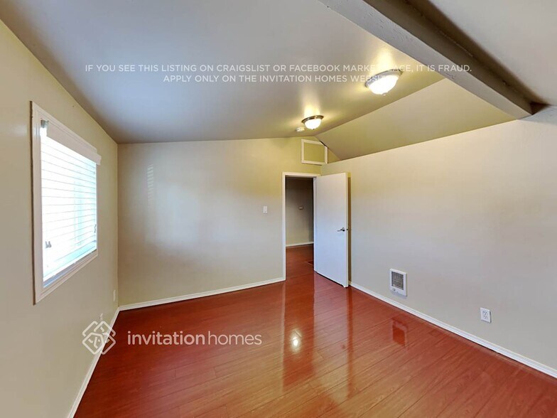 Building Photo - 825 98th St S