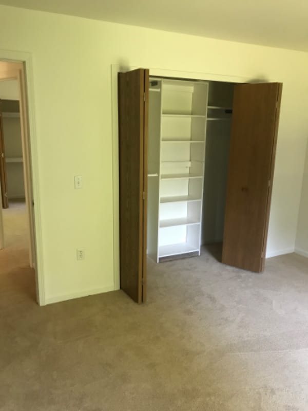 Building Photo - 5482 Country Club Ln