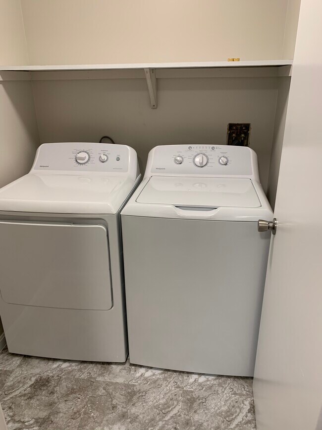 Building Photo - 75 Halifax St