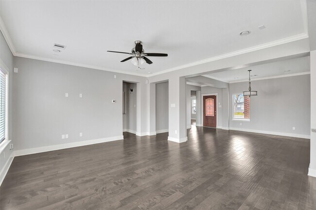 Building Photo - 315 Tilden Dr