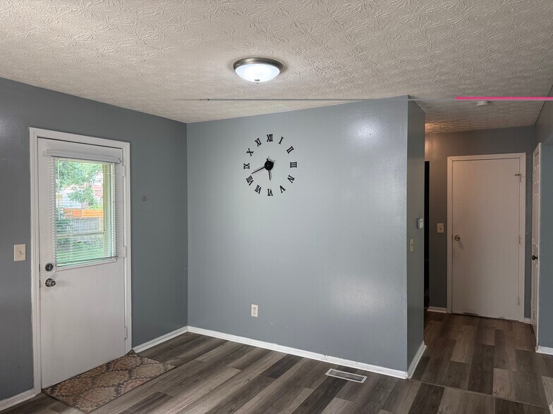 Building Photo - 3114 Strathaven Ct