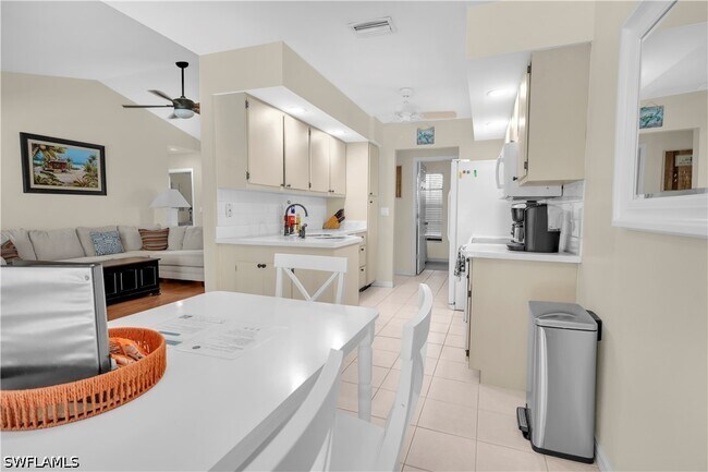 Building Photo - 3749 SW 1st Pl