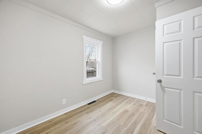 Building Photo - Cozy 3-Bedroom, 1-Bath Single-Family Home – 1,104 sq ft