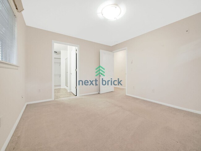 Building Photo - Charming 2 Bedroom 2 Bathroom Near Totem L...